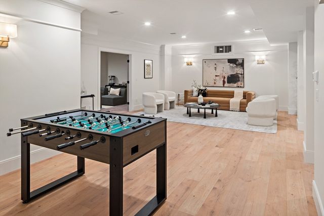 10 O'rourke Path, Newton, MA 02459
