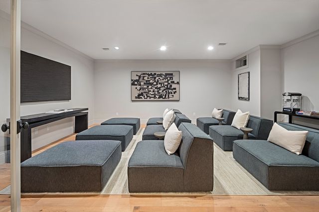 10 O'rourke Path, Newton, MA 02459