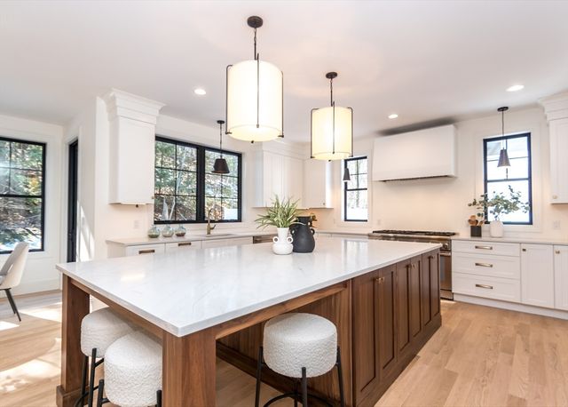 10 O'rourke Path, Newton, MA 02459