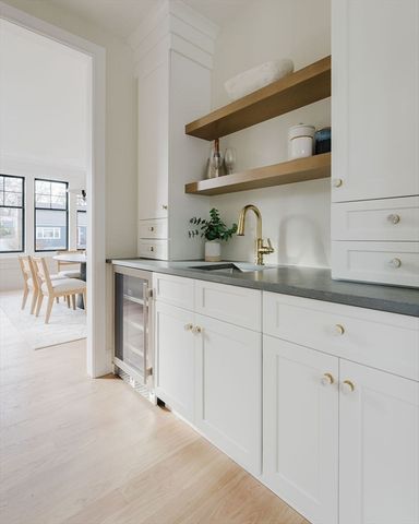 10 O'rourke Path, Newton, MA 02459