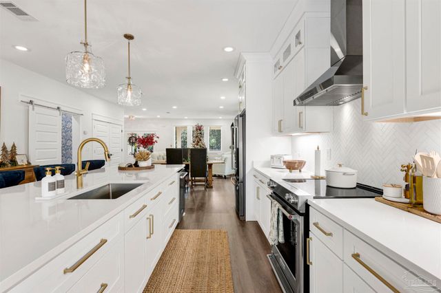 7746 River Rd, Milton, FL 32583