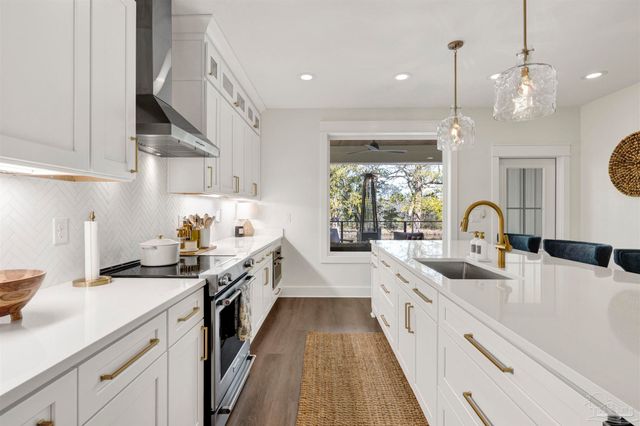 7746 River Rd, Milton, FL 32583