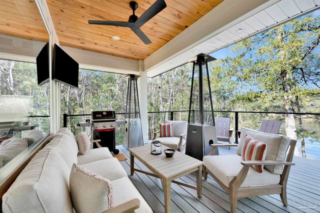 7746 River Rd, Milton, FL 32583