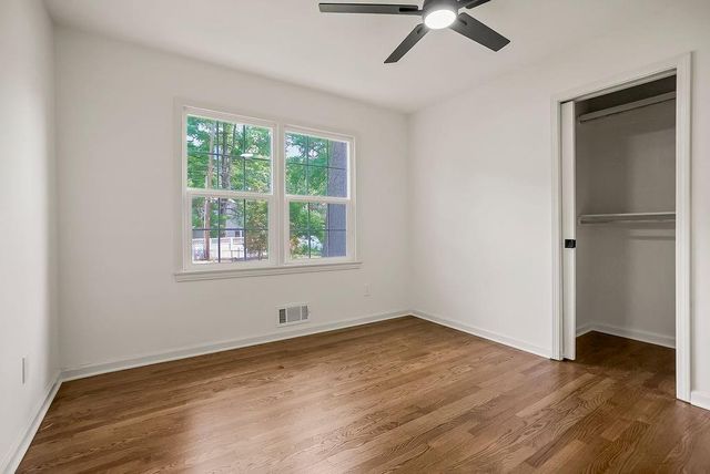 3520 W 93rd Street, Leawood, KS 66206