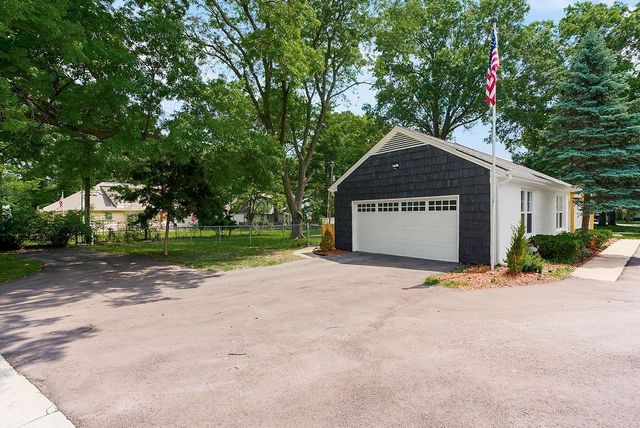 3520 W 93rd Street, Leawood, KS 66206