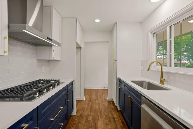 3520 W 93rd Street, Leawood, KS 66206