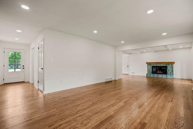3520 W 93rd Street, Leawood, KS 66206