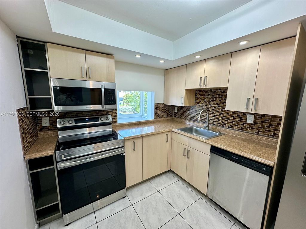 250 180th Dr 254, Sunny Isles Beach, FL 33160