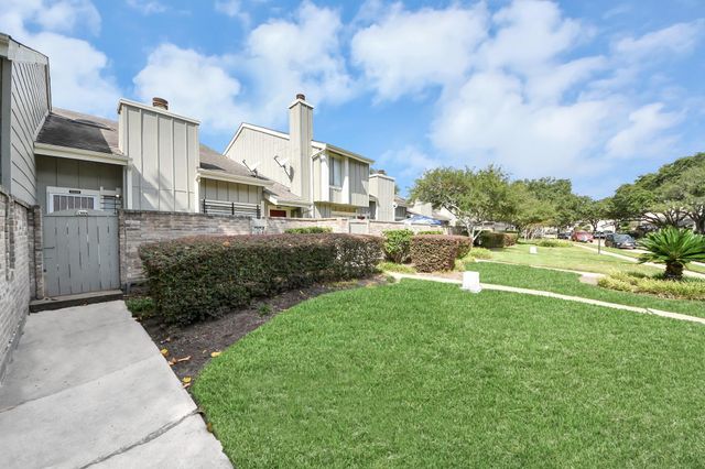 13004 Wirevine Lane, Houston, TX 77072