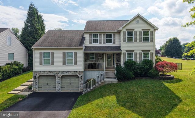 425 SENSEN RD, Wernersville, PA 19565