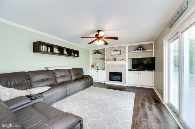 425 SENSEN RD, Wernersville, PA 19565