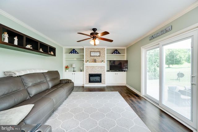 425 SENSEN RD, Wernersville, PA 19565