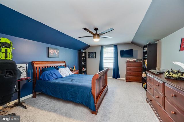425 SENSEN RD, Wernersville, PA 19565