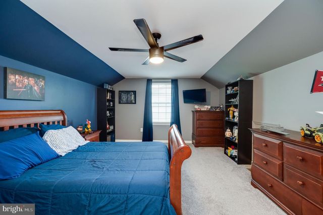 425 SENSEN RD, Wernersville, PA 19565