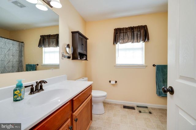 425 SENSEN RD, Wernersville, PA 19565