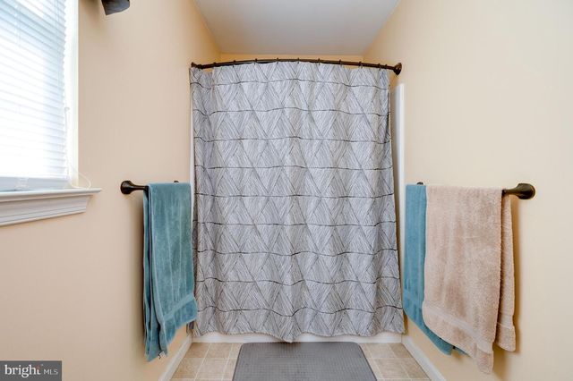 425 SENSEN RD, Wernersville, PA 19565