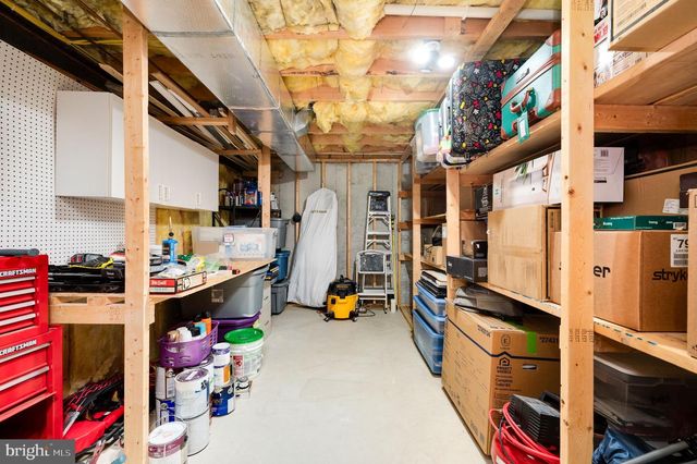 425 SENSEN RD, Wernersville, PA 19565
