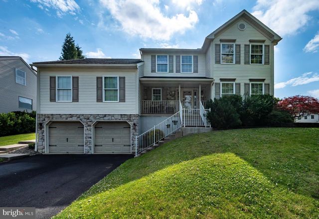 425 SENSEN RD, Wernersville, PA 19565