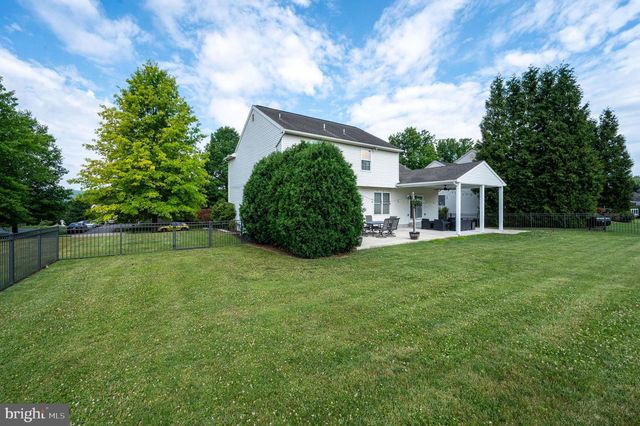 425 SENSEN RD, Wernersville, PA 19565