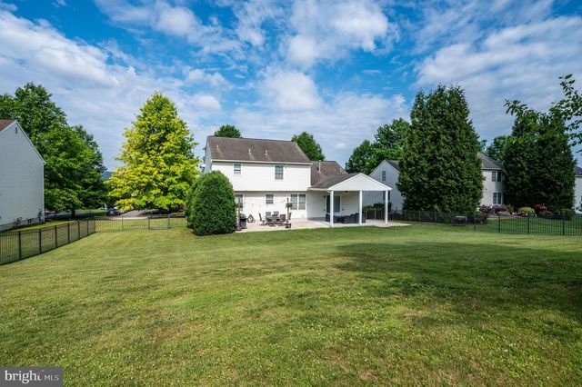 425 SENSEN RD, Wernersville, PA 19565