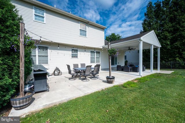 425 SENSEN RD, Wernersville, PA 19565