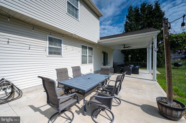 425 SENSEN RD, Wernersville, PA 19565