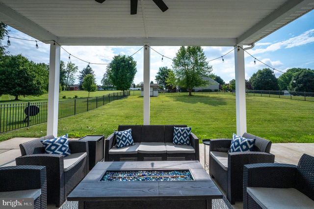425 SENSEN RD, Wernersville, PA 19565