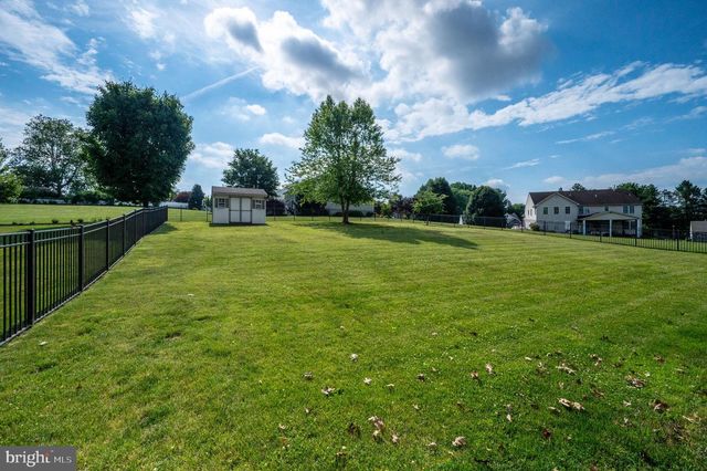 425 SENSEN RD, Wernersville, PA 19565