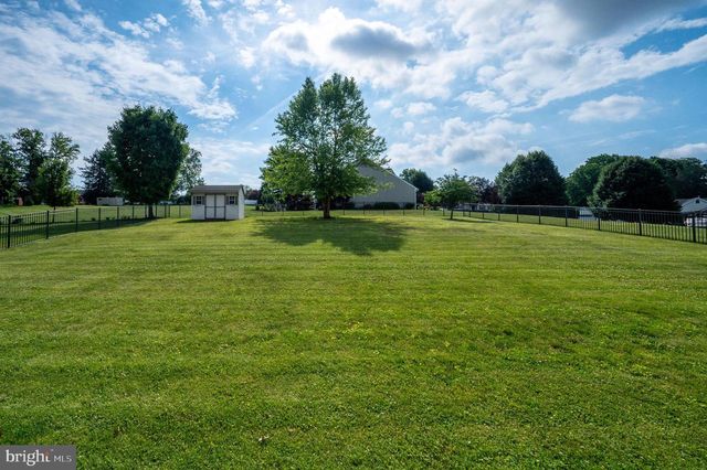 425 SENSEN RD, Wernersville, PA 19565