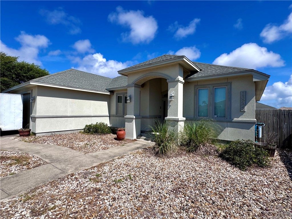 13942 Windjammer Dr, Corpus Christi, TX 78418 — photo 2