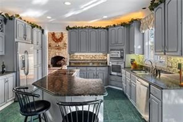 335 Red Oak Court Red Oak Court 335, Monroeville, PA 15146