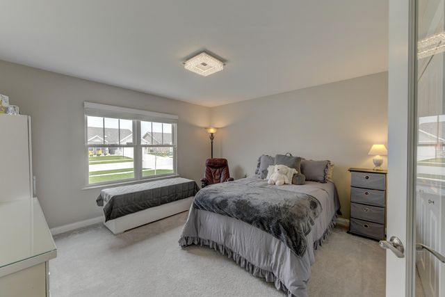 8595 Larkspur Terrace, St. John, IN 46373