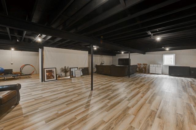 8595 Larkspur Terrace, St. John, IN 46373