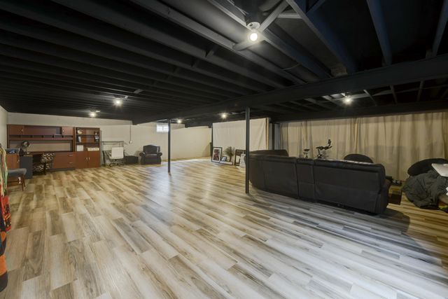 8595 Larkspur Terrace, St. John, IN 46373