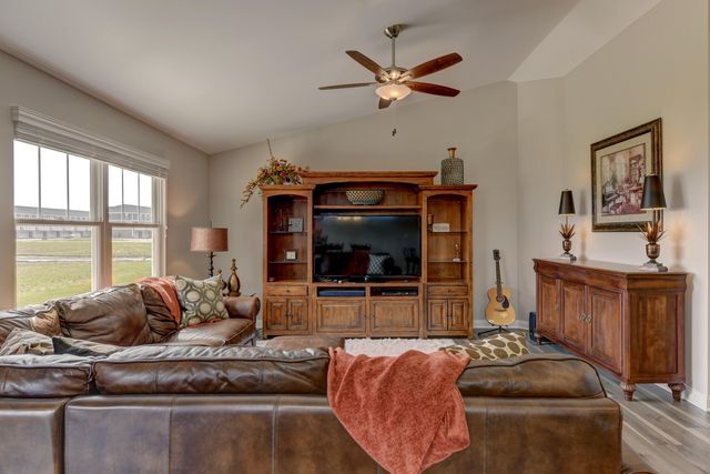 8595 Larkspur Terrace, St. John, IN 46373