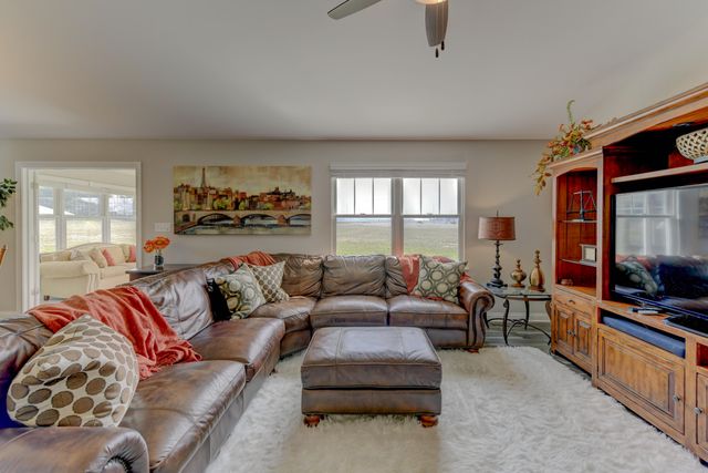 8595 Larkspur Terrace, St. John, IN 46373