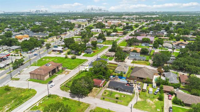 8103 Calhoun Road, Houston, TX 77033