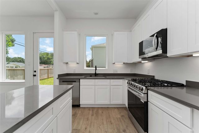 8103 Calhoun Road, Houston, TX 77033