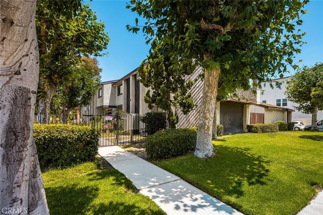7381 Katella Avenue, Stanton, CA 90680