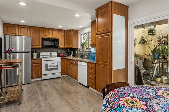 7381 Katella Avenue, Stanton, CA 90680