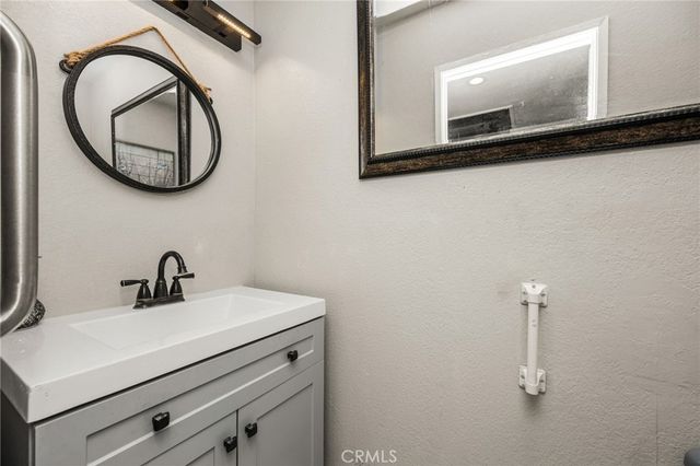 7381 Katella Avenue, Stanton, CA 90680