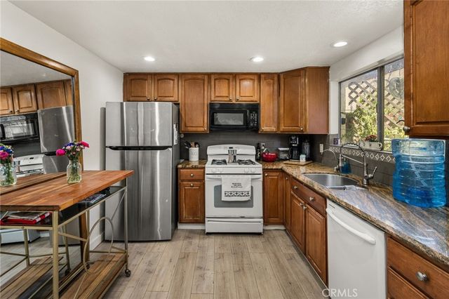 7381 Katella Avenue, Stanton, CA 90680