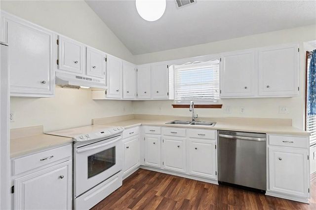 2752 Inverloch Circle, Duluth, GA 30096