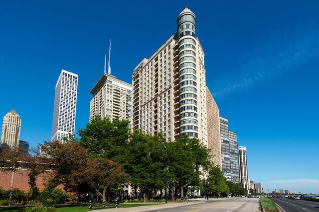 840 N Lake Shore Drive 1801, Chicago, IL 60611