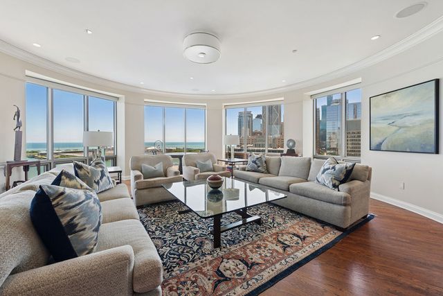 840 N Lake Shore Drive 1801, Chicago, IL 60611