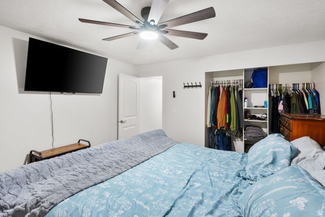 3705 S 2025 W, Roy, UT 84067