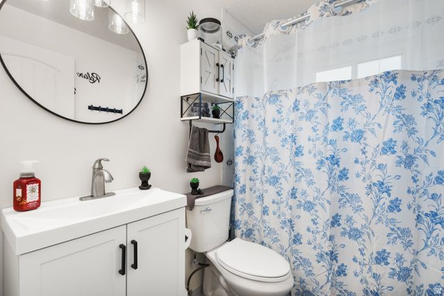 3705 S 2025 W, Roy, UT 84067