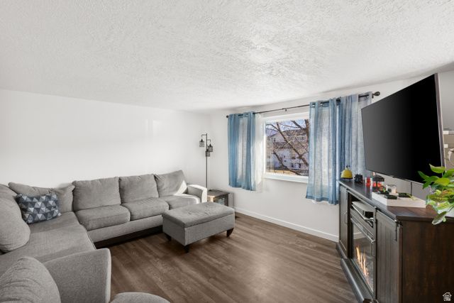 3705 S 2025 W, Roy, UT 84067