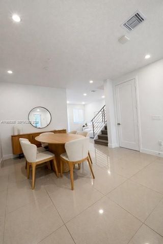 6674 NW 102nd Path 6674, Doral, FL 33178