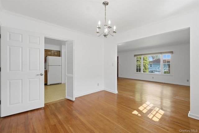 5 Albro Lane, White Plains, NY 10603